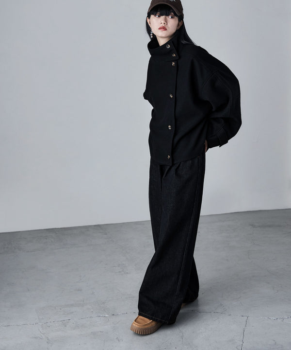 {"color":"\u30d6\u30e9\u30c3\u30af","info":"model\uff1aH163cm size\uff1aM"}