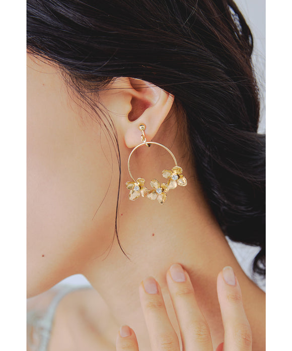 {"color":"\u30b4\u30fc\u30eb\u30c9","info":""}