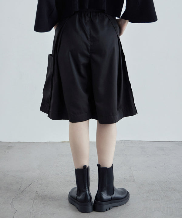 {"color":"\u30d6\u30e9\u30c3\u30af","info":"model\uff1aH170cm size\uff1aM"}