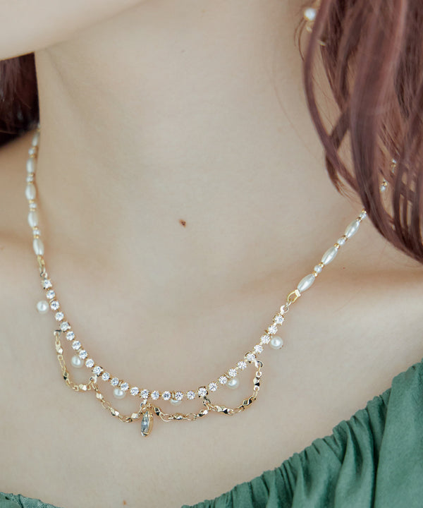 {"color":"\u30aa\u30d5\u30db\u30ef\u30a4\u30c8","info":""}