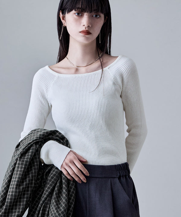 {"color":"\u30aa\u30d5\u30db\u30ef\u30a4\u30c8","info":"model\uff1aH163cm size\uff1aM"}