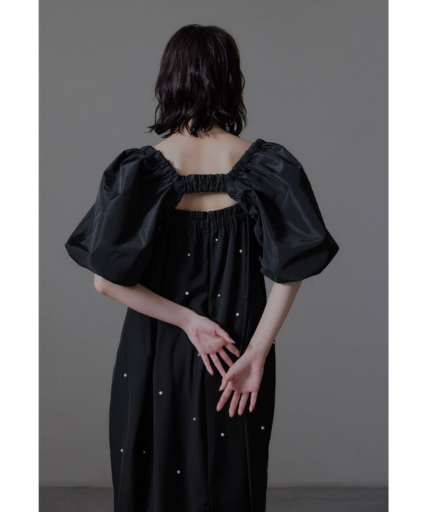 {"color":"\u30d6\u30e9\u30c3\u30af","info":"model\uff1aH166cm size\uff1aM"}