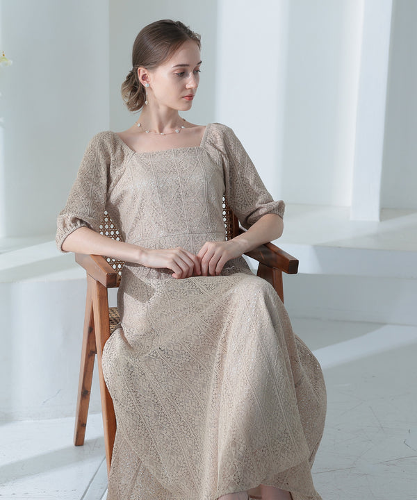 {"color":"\u30d9\u30fc\u30b8\u30e5","info":""}