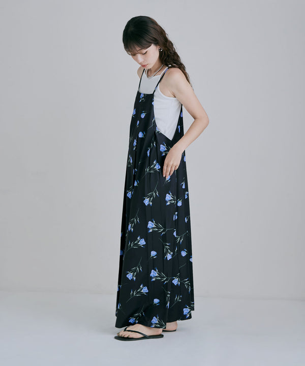 {"color":"\u30d6\u30e9\u30c3\u30af","info":"model\uff1aH166cm size\uff1aF"}