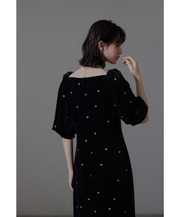 {"color":"\u30d6\u30e9\u30c3\u30af","info":"model\uff1aH166cm size\uff1aM"}