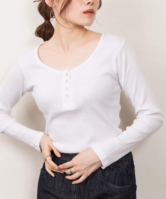 {"color":"\u30db\u30ef\u30a4\u30c8","info":"model\uff1aH167cm size\uff1aM"}