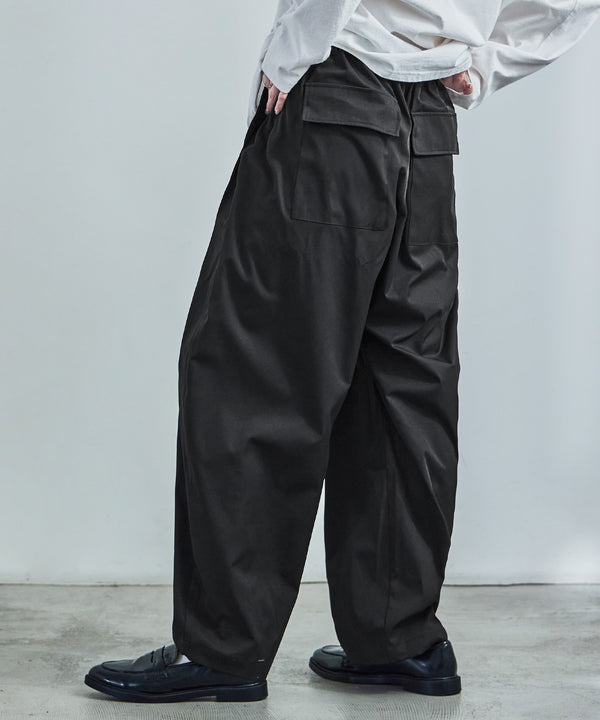 {"color":"\u30d6\u30e9\u30c3\u30af","info":"model\uff1aH158cm size\uff1aM"}