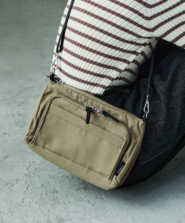 {"color":"\u30e2\u30ab","info":""}