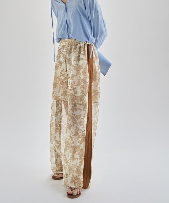 {"color":"\u30d9\u30fc\u30b8\u30e5","info":"model\uff1aH166cm size\uff1aM"}