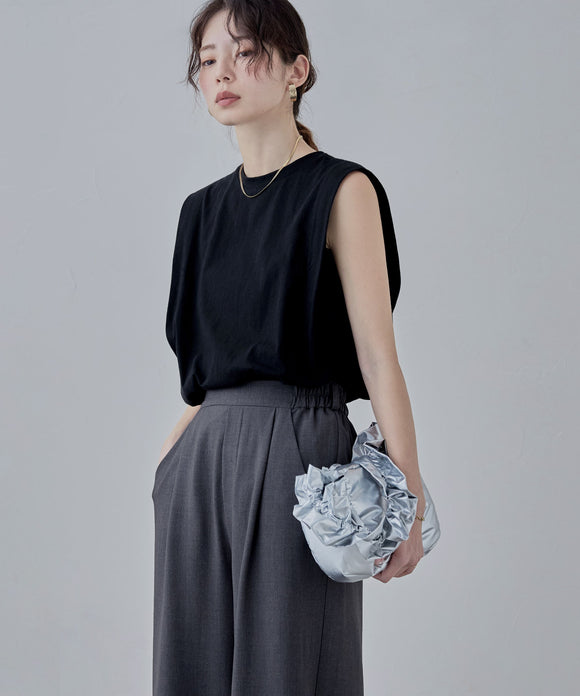 {"color":"\u30d6\u30e9\u30c3\u30af","info":"model\uff1aH166cm size\uff1aM"}