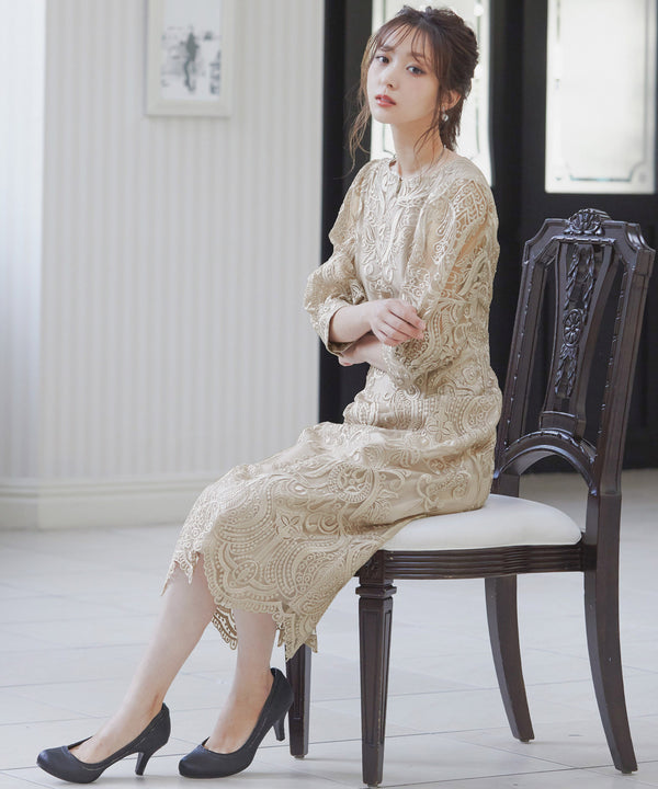 {"color":"\u30d9\u30fc\u30b8\u30e5","info":"model\uff1aH161cm size\uff1aM"}