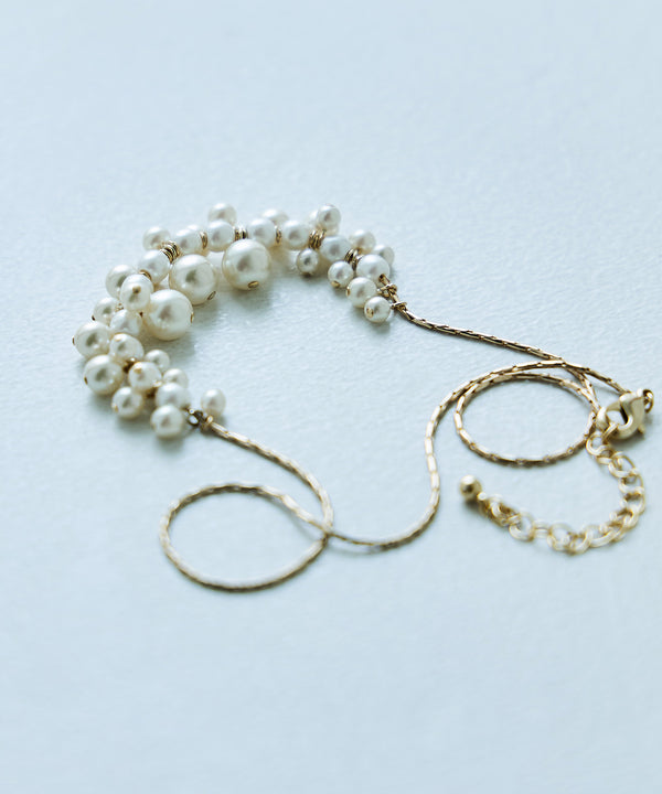 {"color":"\u30aa\u30d5\u30db\u30ef\u30a4\u30c8","info":""}