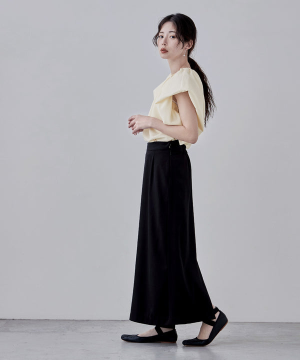 {"color":"\u30d9\u30fc\u30b8\u30e5","info":"model\uff1aH166cm size\uff1aM"}