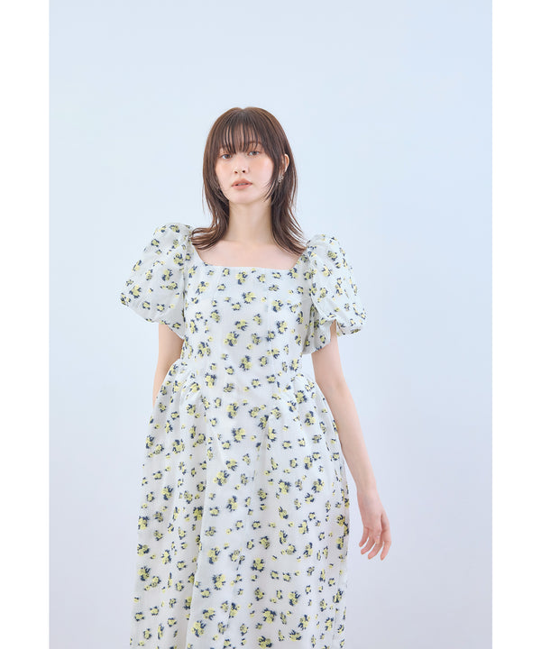 {"color":"\u30db\u30ef\u30a4\u30c8\u00d7\u30a4\u30a8\u30ed\u30fc","info":"model\uff1aH166cm size\uff1aM"}