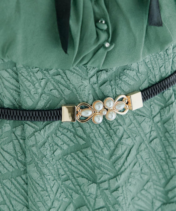 {"color":"\u30d6\u30e9\u30c3\u30af","info":""}