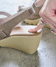 {"color":"\u30aa\u30fc\u30af","info":"model\uff1aH158cm size\uff1aL(23.5-24cm)"}