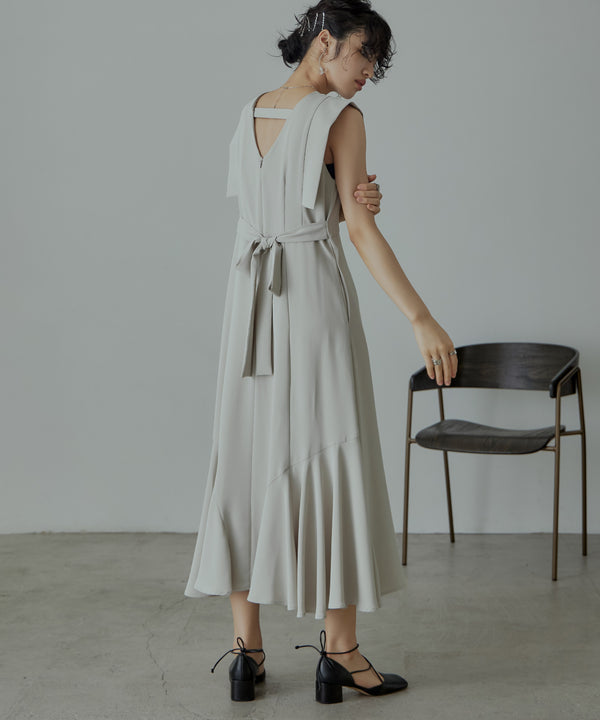 {"color":"\u30b0\u30ec\u30fc\u30b8\u30e5","info":"model\uff1aH167cm size\uff1aM"}