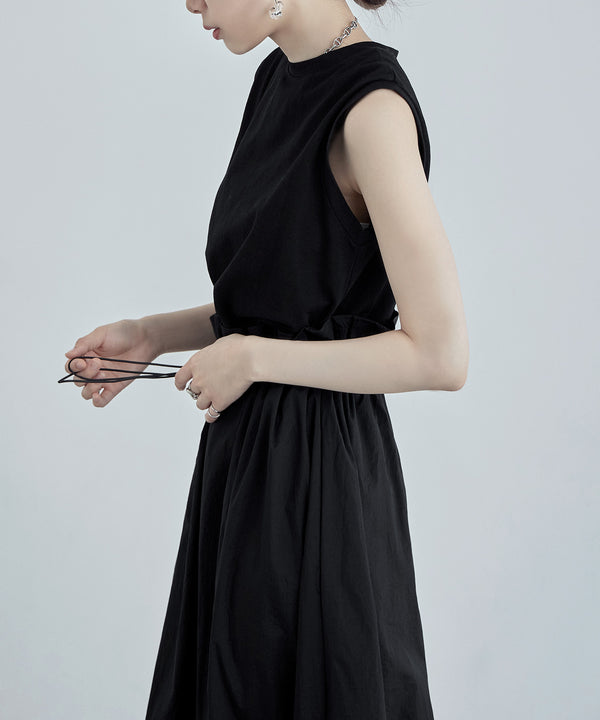 {"color":"\u30d6\u30e9\u30c3\u30af","info":"model\uff1aH170cm size\uff1aF"}