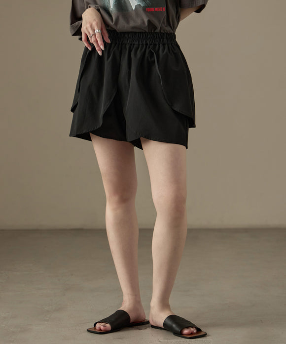 {"color":"\u30d6\u30e9\u30c3\u30af","info":"model\uff1aH158cm size\uff1aM"}