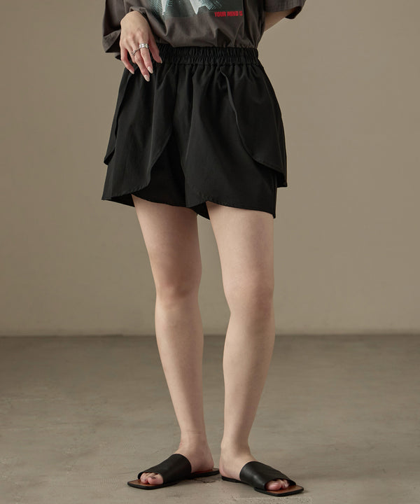 {"color":"\u30d6\u30e9\u30c3\u30af","info":"model\uff1aH158cm size\uff1aM"}