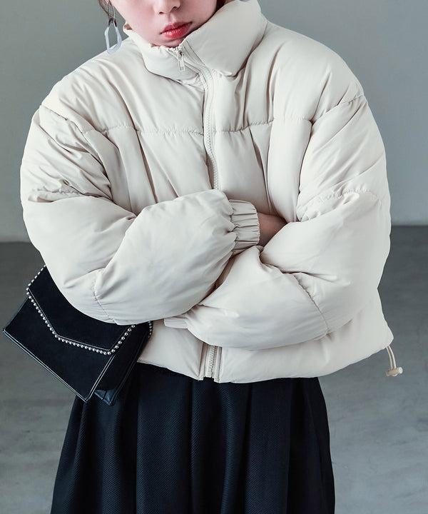 {"color":"\u30aa\u30d5\u30db\u30ef\u30a4\u30c8","info":"model\uff1aH158cm size\uff1aM"}