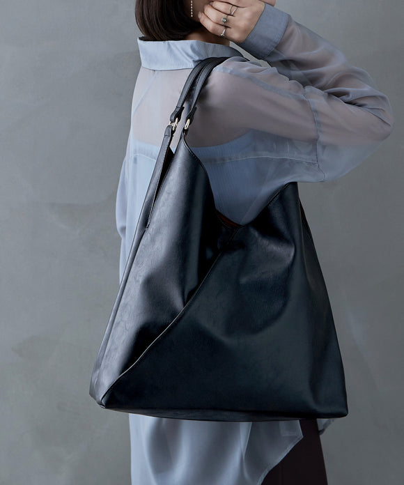 {"color":"\u30d6\u30e9\u30c3\u30af","info":"model\uff1aH160cm size\uff1aF"}