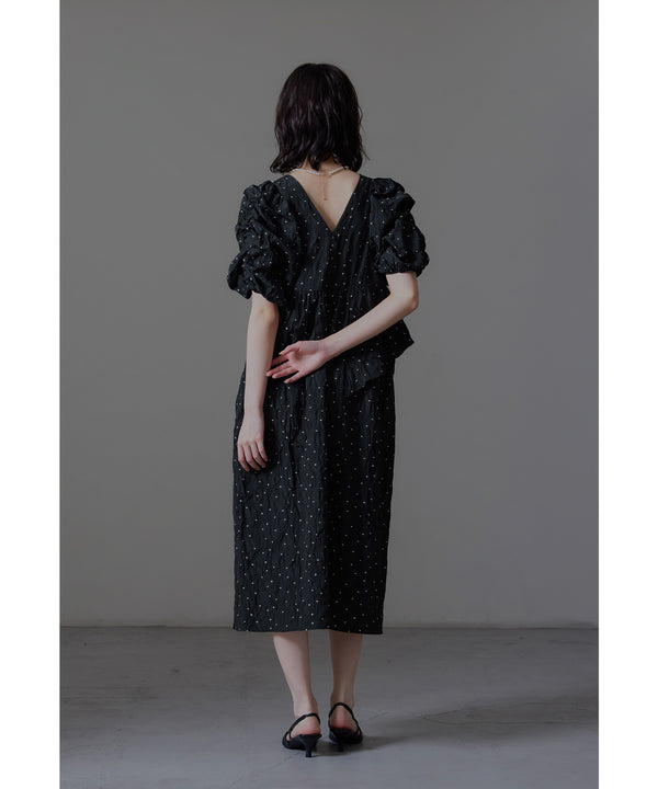 {"color":"\u30d6\u30e9\u30c3\u30af\u00d7\u30db\u30ef\u30a4\u30c8","info":"model\uff1aH166cm size\uff1aM"}