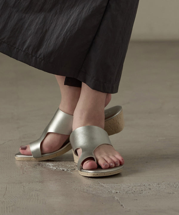 {"color":"\u30b7\u30eb\u30d0\u30fc","info":""}