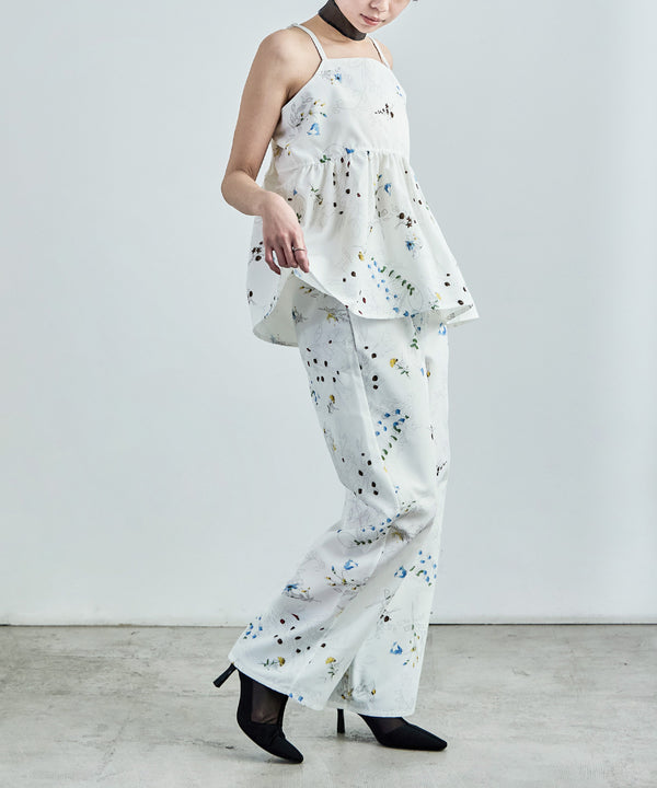 {"color":"\u30aa\u30d5\u30db\u30ef\u30a4\u30c8","info":"model\uff1aH158cm size\uff1aM"}