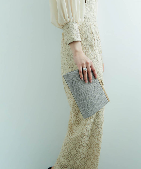 {"color":"\u30b4\u30fc\u30eb\u30c9","info":""}