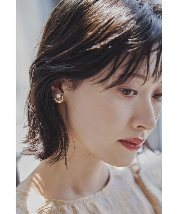 {"color":"\u30b4\u30fc\u30eb\u30c9","info":""}