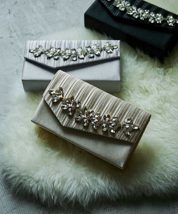 niana プリーツビジューミニクラッチバッグ ベージュ