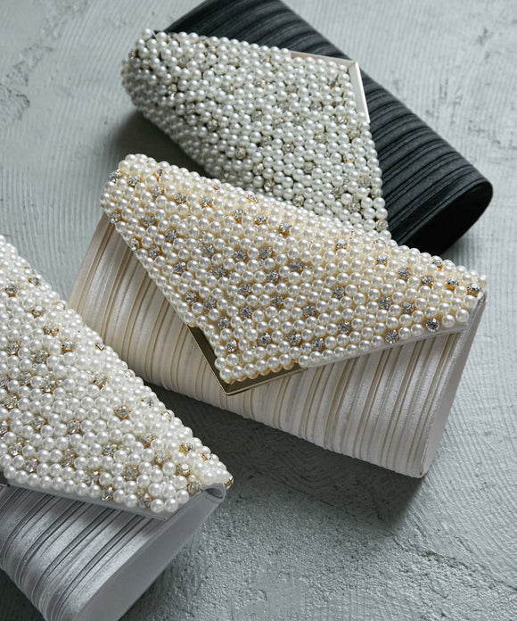 niana ビジュークラッチバッグ ベージュ