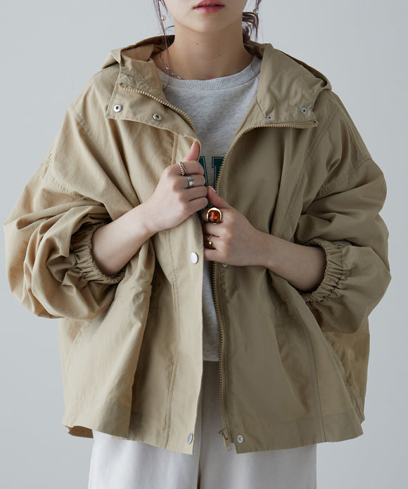 {"color":"\u30d9\u30fc\u30b8\u30e5","info":"model\uff1aH155cm size\uff1aM"}