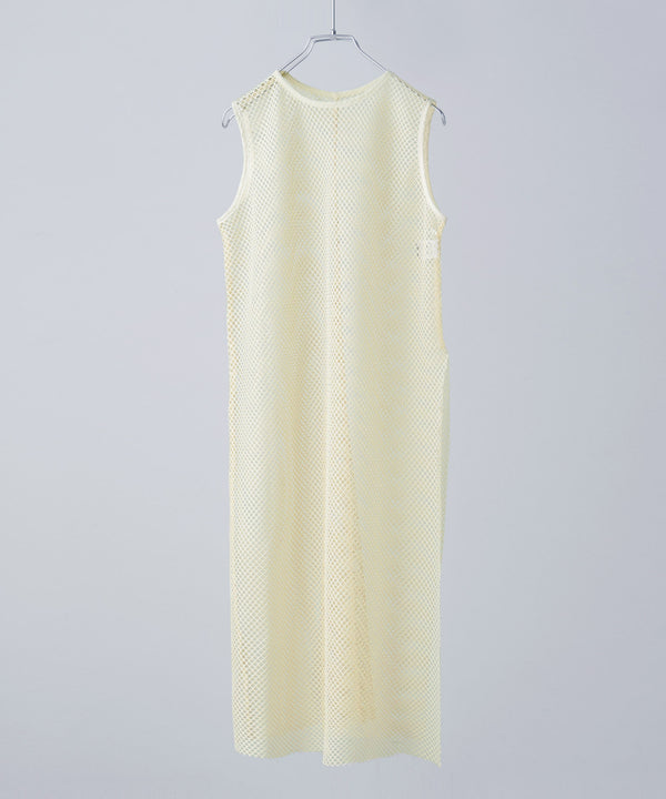 {"color":"\u30d9\u30fc\u30b8\u30e5","info":""}