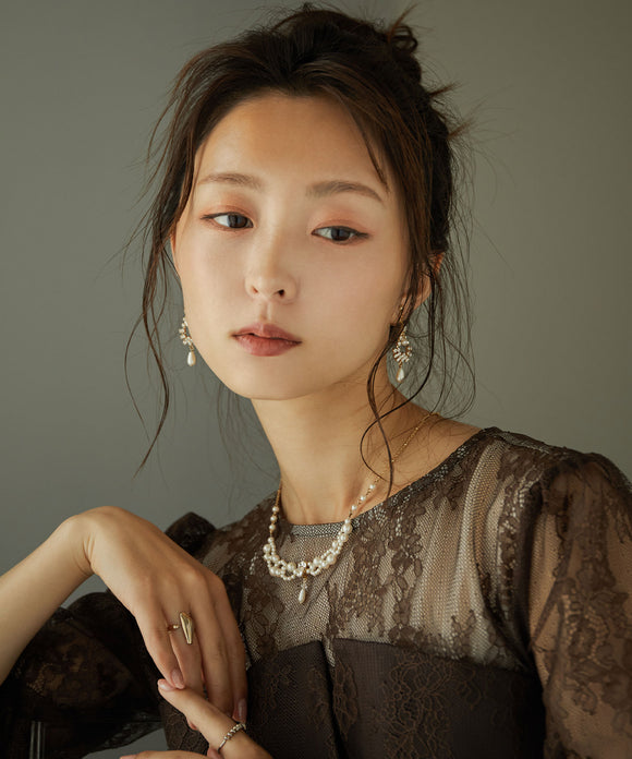 {"color":"\u30aa\u30d5\u30db\u30ef\u30a4\u30c8","info":""}