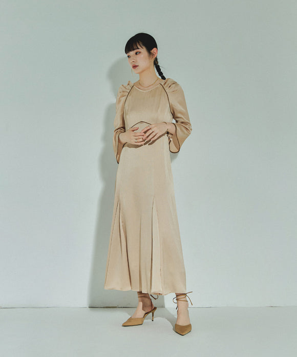 {"color":"\u30d9\u30fc\u30b8\u30e5","info":"model\uff1aH160cm size\uff1aM"}