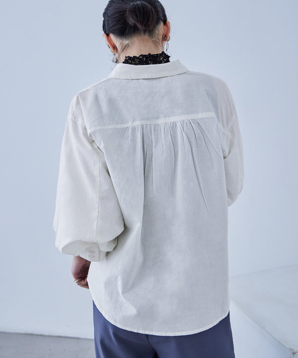 {"color":"\u30aa\u30d5\u30db\u30ef\u30a4\u30c8","info":""}