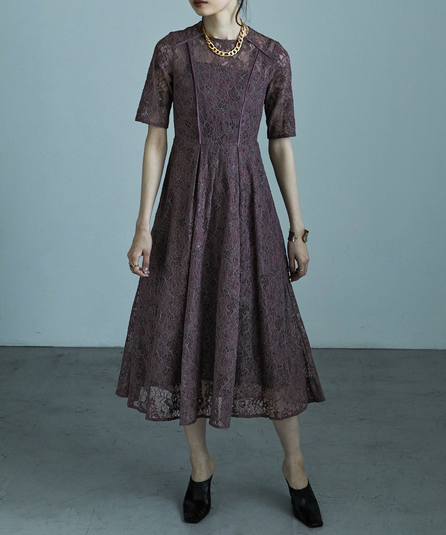 Lace piping dress