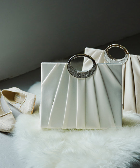 niana ビジューハンドルプリーツバッグ ホワイト