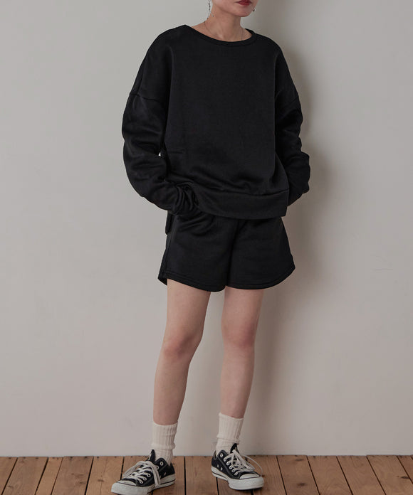 {"color":"\u30d6\u30e9\u30c3\u30af","info":"model\uff1aH155cm size\uff1aM-L"}