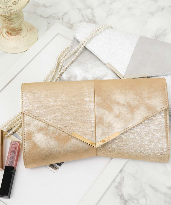 niana シャイニーレザー異素材切替クラッチバッグ ベージュ