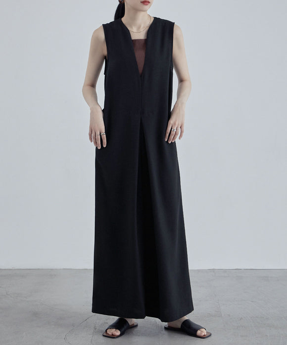 {"color":"\u30d6\u30e9\u30c3\u30af","info":"model\uff1aH170cm size\uff1aM"}