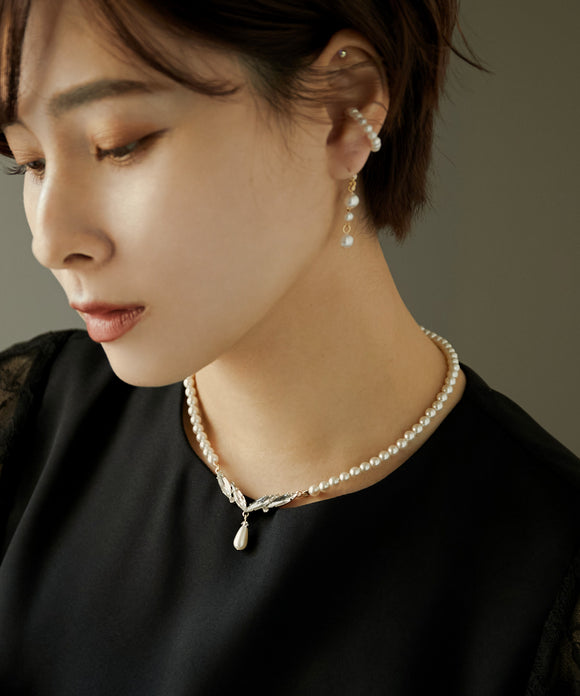 niana パールチャームビジュー ネックレス オフホワイト