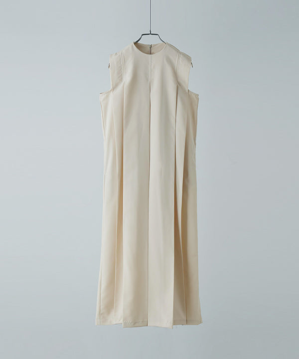 {"color":"\u30af\u30ea\u30fc\u30e0","info":""}