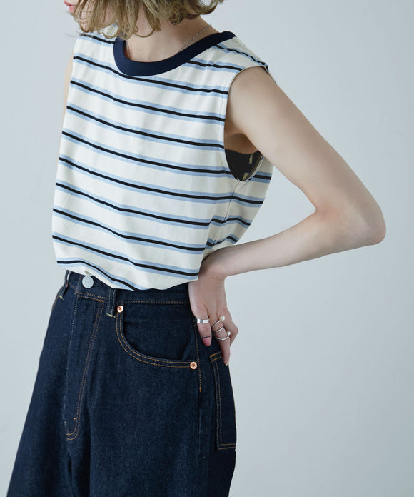 {"color":"\u30d9\u30fc\u30b8\u30e5","info":"model\uff1aH155cm size\uff1aM"}