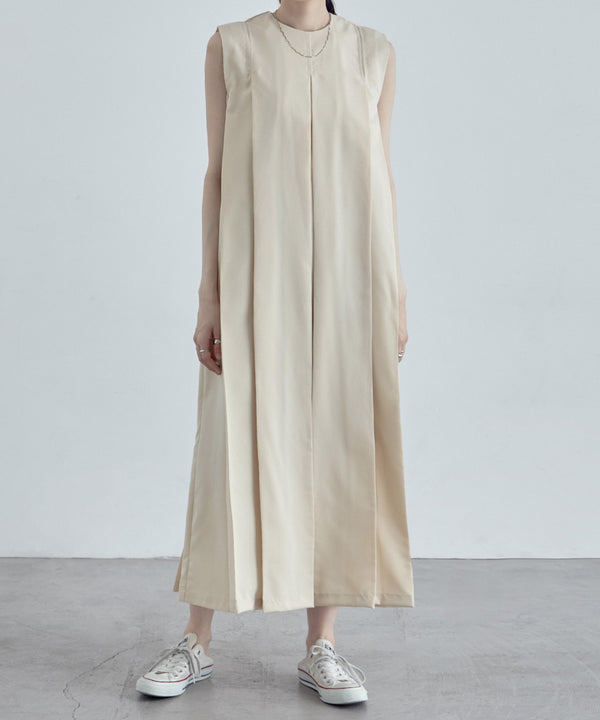 {"color":"\u30af\u30ea\u30fc\u30e0","info":"model\uff1aH170cm size\uff1aM"}