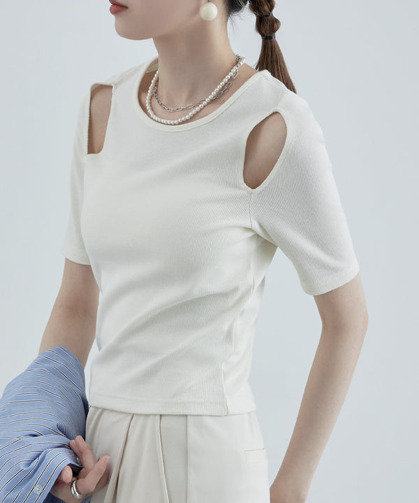 {"color":"\u30aa\u30d5\u30db\u30ef\u30a4\u30c8","info":"model\uff1aH170cm size\uff1aM"}