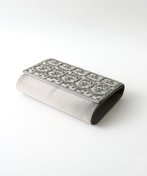 niana ビーズｘパール刺繍モチーフ使いクラッチバッグ モカベージュ