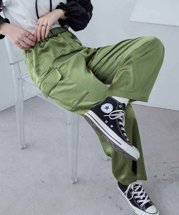 {"color":"\u30aa\u30ea\u30fc\u30d6","info":"model\uff1aH163.5cm size\uff1aM"}